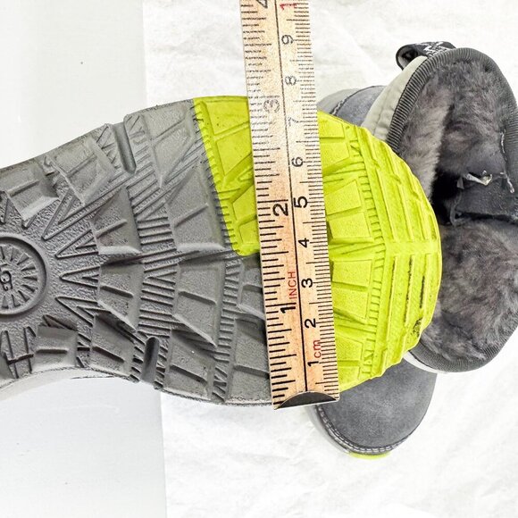 CHILDRENS UGG BOOTS SIZE 10 - Picture 4 of 10